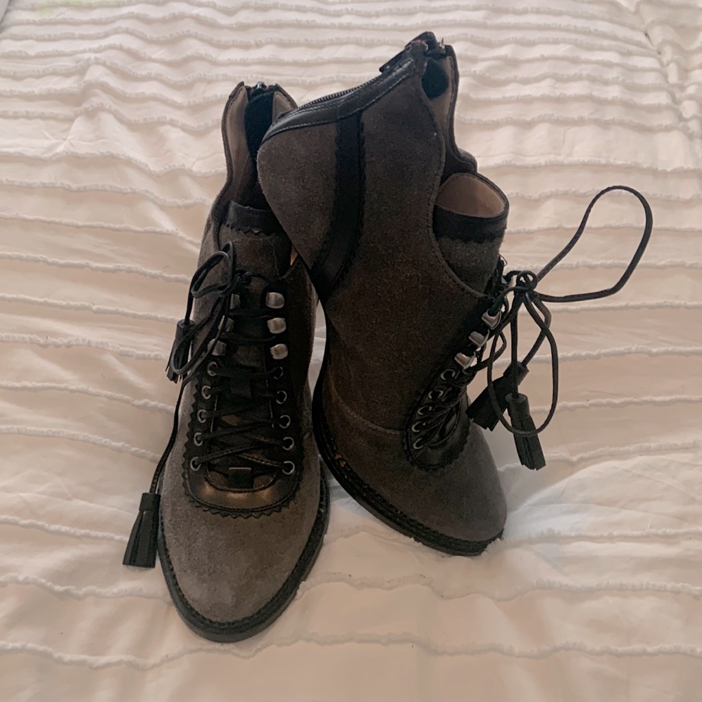 Booties /Plenty By Tracy Reese/ Size 36/Grey Suede With Black Leather Trim